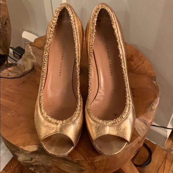MARC JACOBS ROSE GOLD LAME  PEEP TOE HEELS SZ39 - Picture 2 of 8